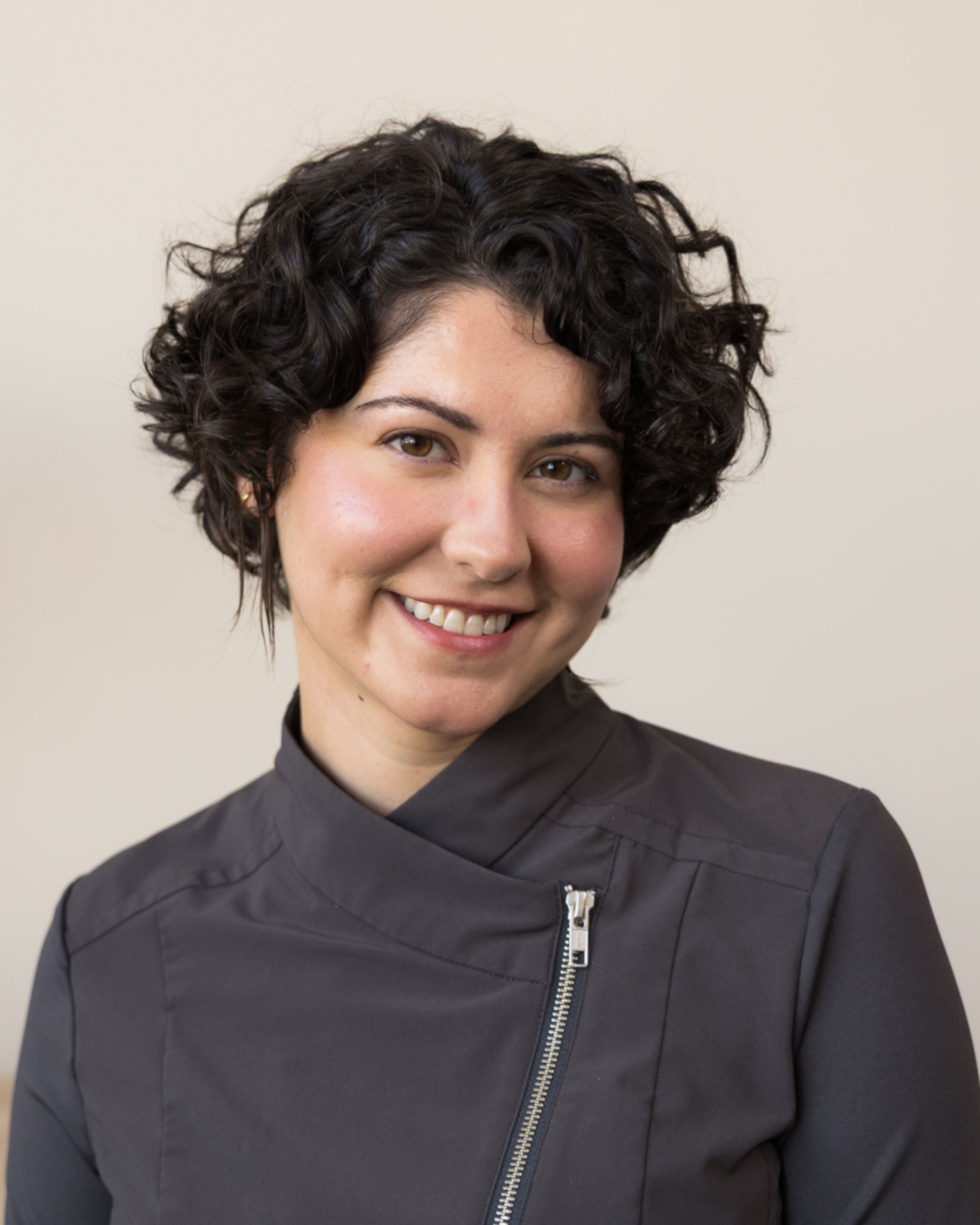 expert_img_experts_ALa3LL_template--17238839066697__meet_experts_aos_AHLWnL