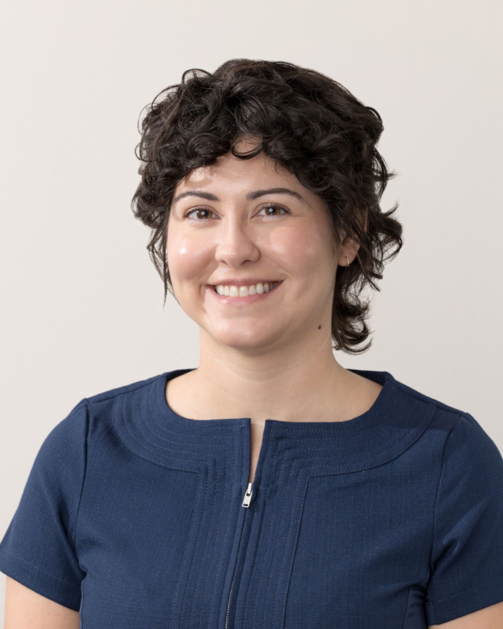 expert_img_experts_ALa3LL_template--17238839066697__meet_experts_aos_AHLWnL