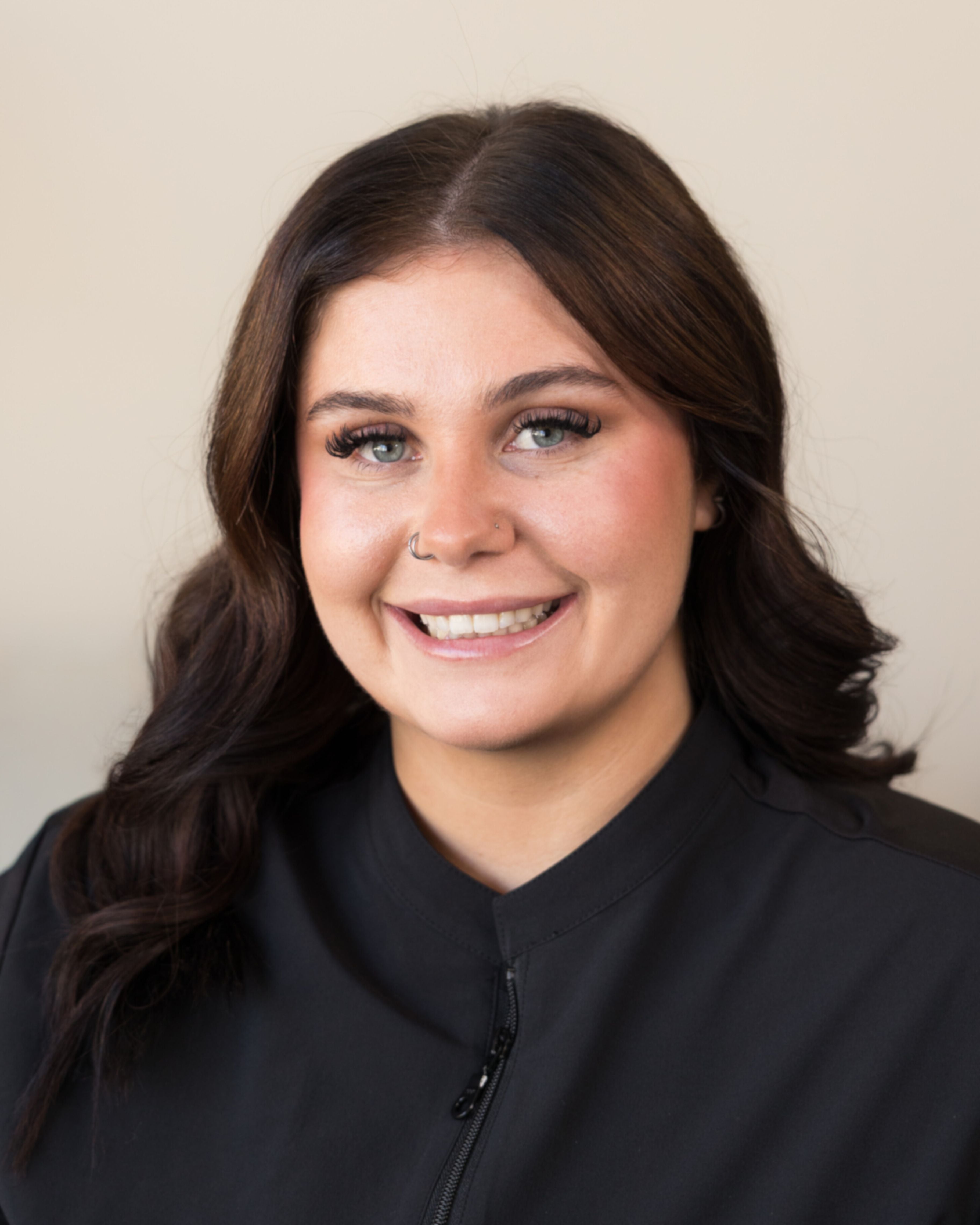 expert_img_experts_kdE6E9_template--17238839066697__meet_experts_aos_AHLWnL