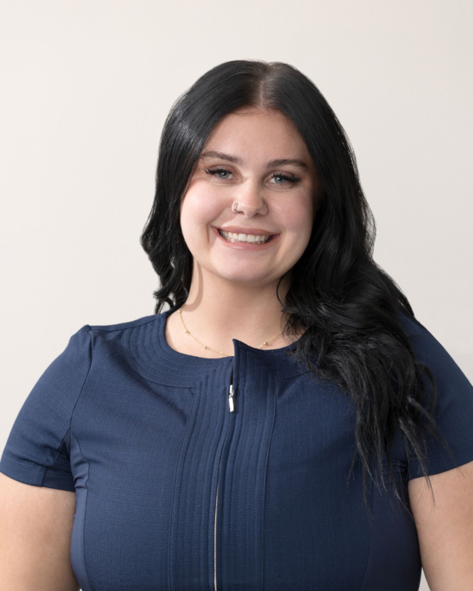 expert_img_experts_kdE6E9_template--17238839066697__meet_experts_aos_AHLWnL