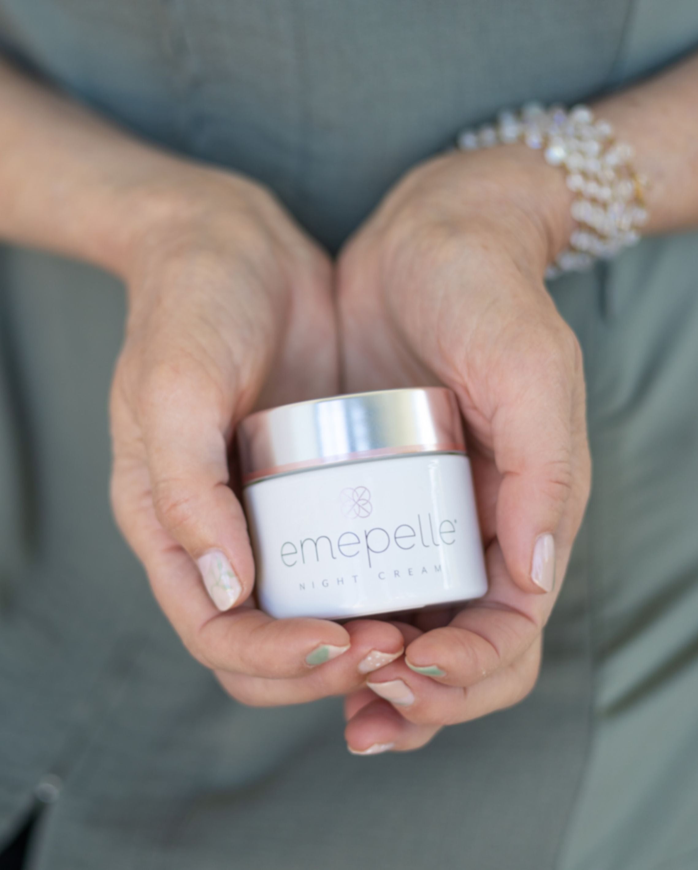 aos_recomm_img_template--17238838313033__aos_recommendations_naRMjz_recommendations_qfAW4E