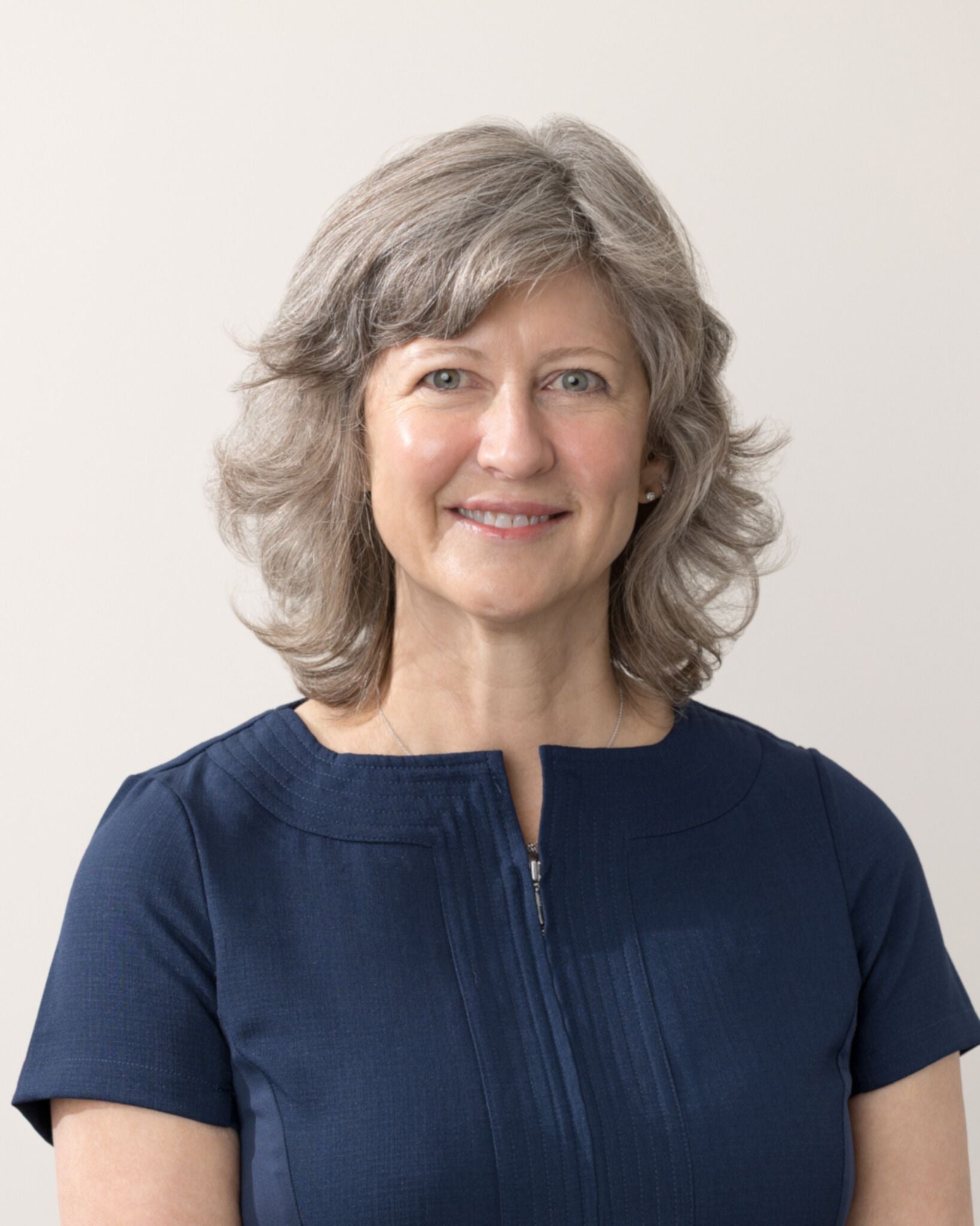 expert_img_experts_jJrx7g_template--17238839066697__meet_experts_aos_AHLWnL