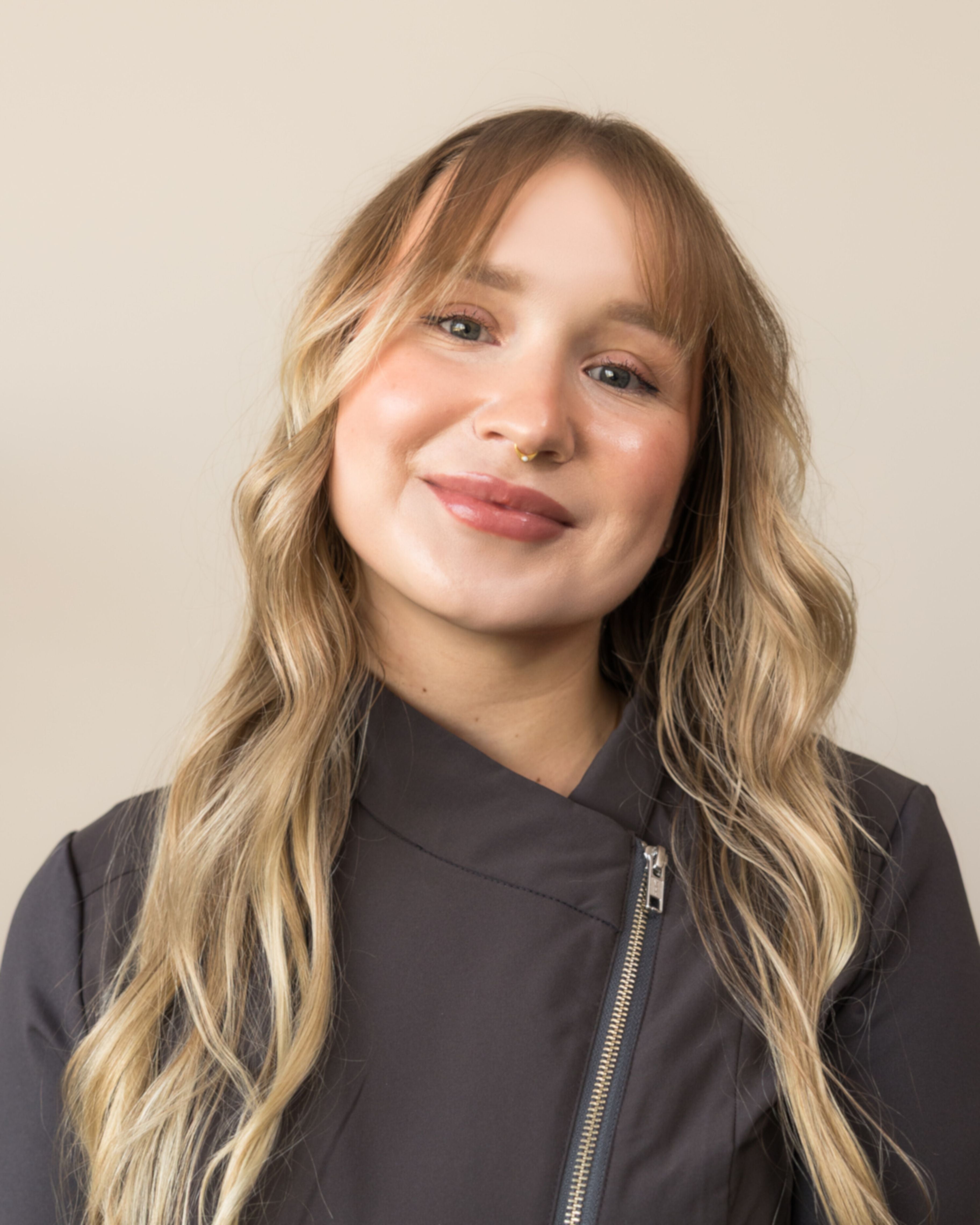 expert_img_experts_PyAYgk_template--17238839066697__meet_experts_aos_AHLWnL