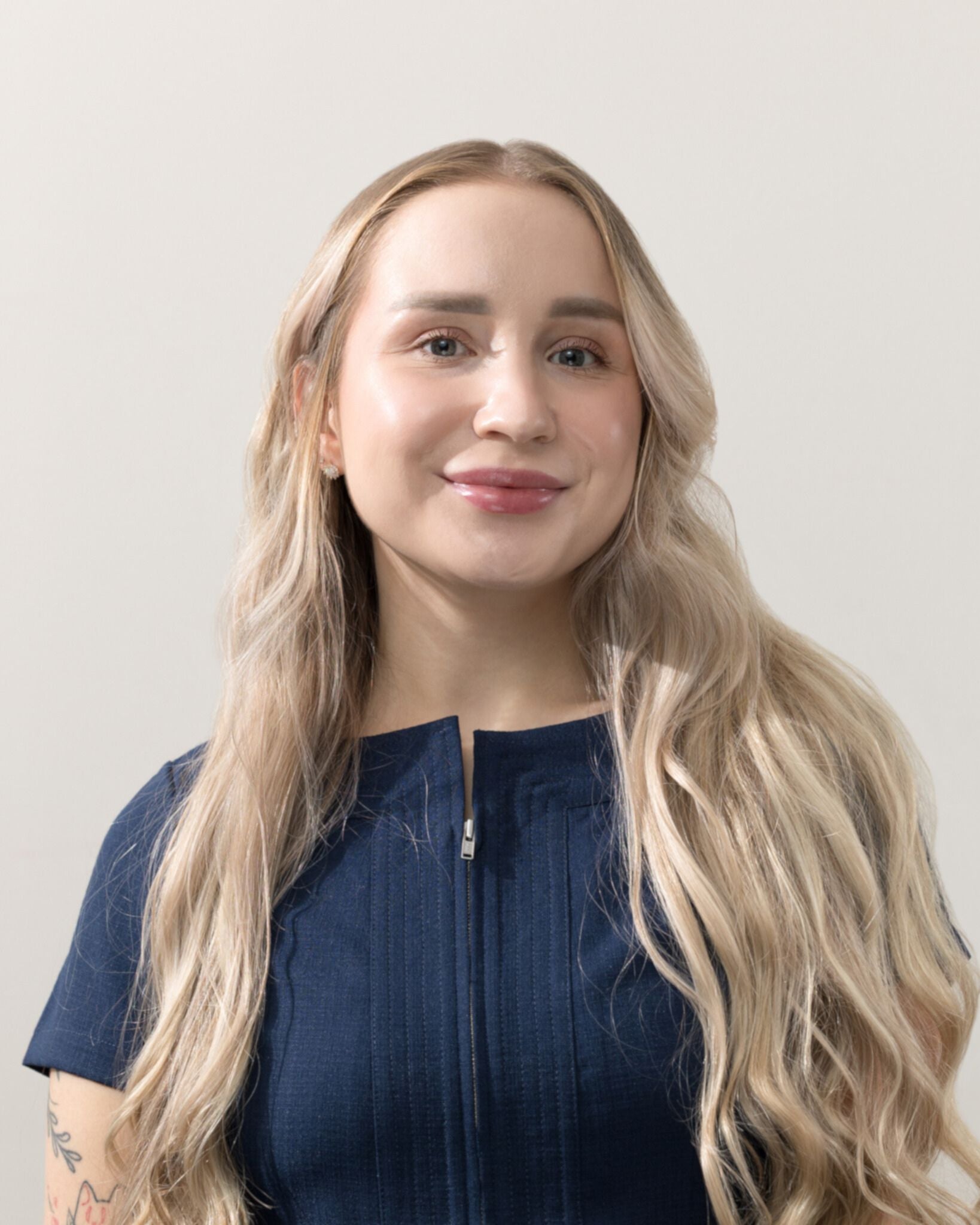 expert_img_experts_PyAYgk_template--17238839066697__meet_experts_aos_AHLWnL